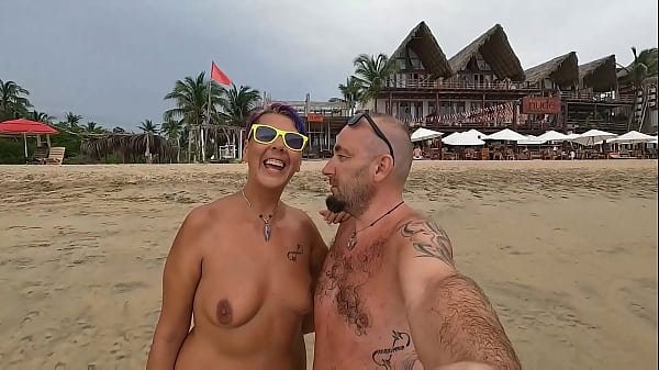 Nudist moments #3 – Living our nudist lifestyle
